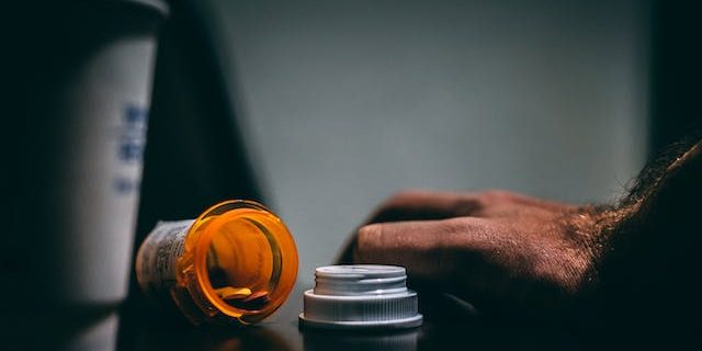 pexels-kevin-bidwell-3602778 regelmatig drugsgebruik
