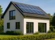 Modern huis verduurzamen met zonnepanelen, energiezuinige ramen en groene tuin